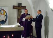 Porada ředitelů Charit začala mší svatou